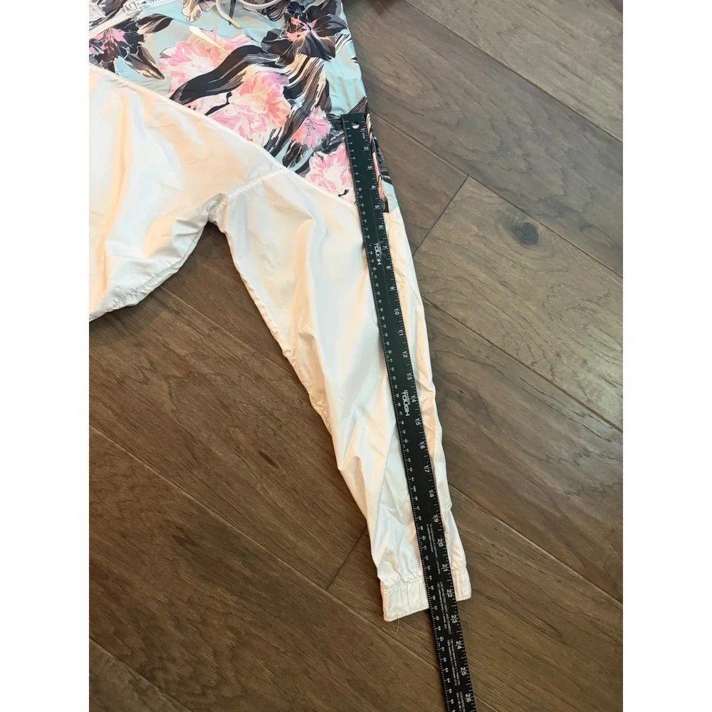 Nike Windbreaker Jacket Womens Large White Floral Cropped Windrunner Full Zip
